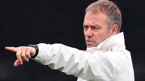 日耳曼战车备战欧预赛 主帅弗利克亲临训练场督导