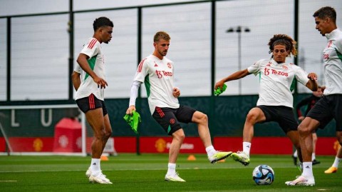 新七号首训红魔启航 芒特融入曼联季前备战