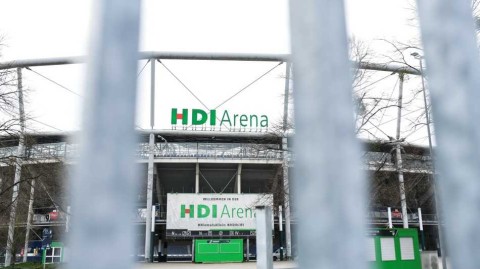 疫情寒流下的德乙战场：汉诺威96的寂静主场与生存之战