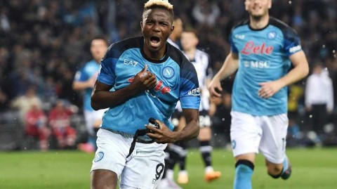 天蓝色狂想曲：那不勒斯三十三年的守望与终章