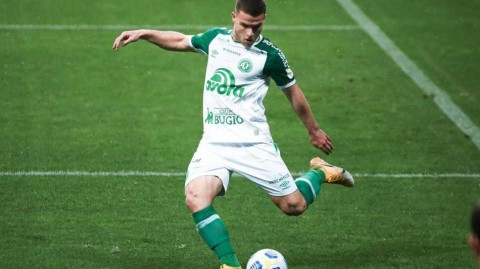 巴甲经典战：格雷米奥主场二比一力克沙佩科恩斯，终结对手抢分希望