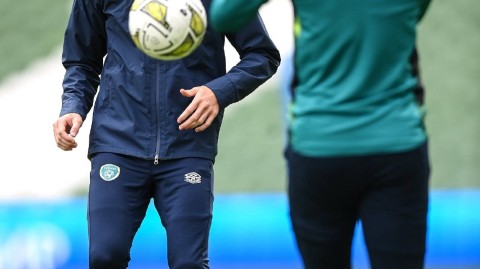 绿茵终场前的怒吼 爱尔兰国家队的欧国联救赎之战