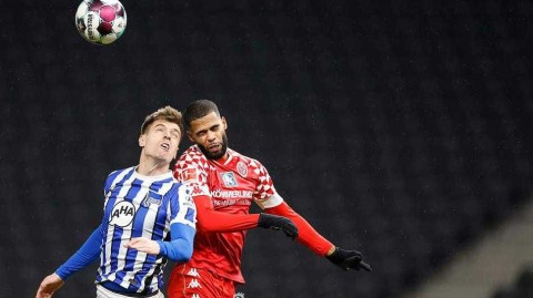 柏林赫塔零比零闷平美因茨，柏林寒冷夜双方互交白卷