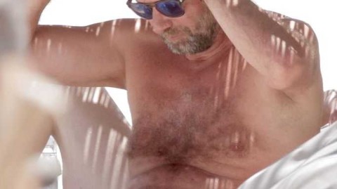 打破心魔后的惬意阳光：克洛普与妻子共享墨西哥海滩时光