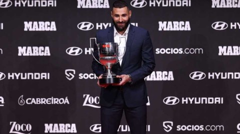 本泽马荣膺西甲三大殊荣 伯纳乌王者加冕之夜