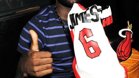 四队争抢暗流涌动！詹姆斯2026生死局：最后一舞还是王者归来？