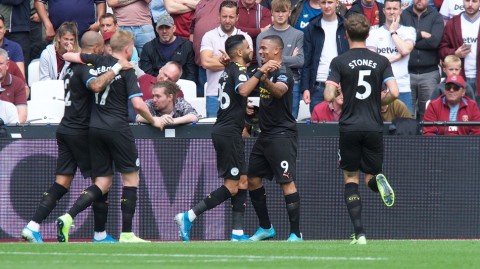 英超揭幕战：曼城五球狂胜西汉姆联，斯特林争议进球被VAR历史性取消