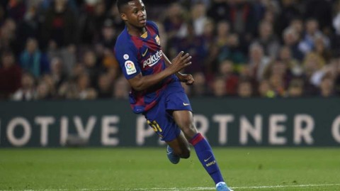 巴萨少年突遇风暴：安苏·法蒂的左膝与一段被迫暂停的飞翔