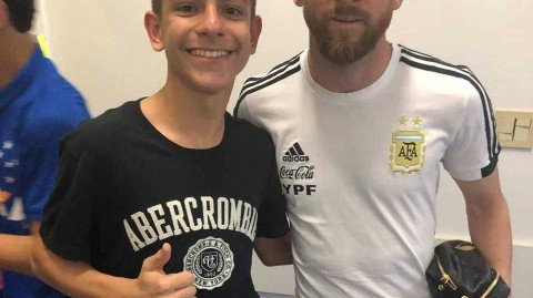 球王的礼遇：当梅西走进巴西足球的世界