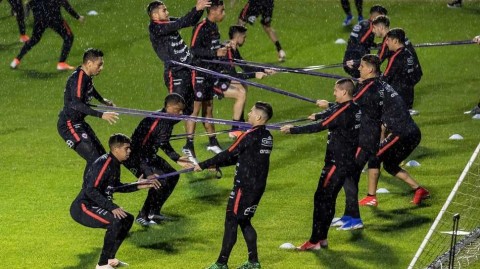 智利硬汉备战美洲杯，铁血军魂从“头”开始