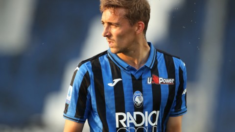 蓝狐右翼迎新主人 比利时魔翼卡斯塔涅登陆皇权球场