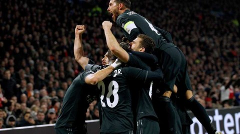 欧冠经典战：阿贾克斯青年军怒放，皇马卫冕梦断伯纳乌