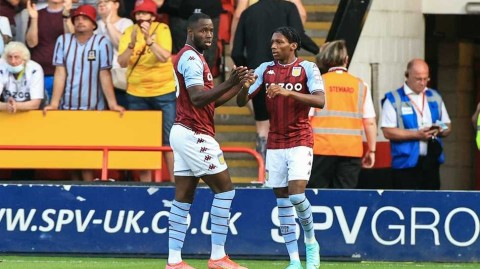 沃尔索尔练兵场迎战劲旅维拉，夏季友谊赛激战正酣