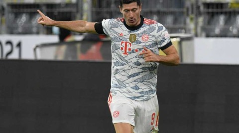 神锋无解！莱万十四场连斩破纪录 一段属于“世一锋”的进球传奇