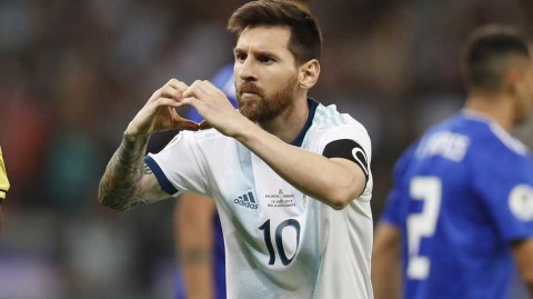 梅西点射救主，阿根廷战平巴拉圭