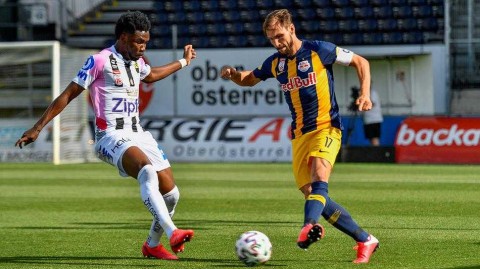 奥地利凛冬的足球战火：重温林茨与沃尔夫斯贝格的光荣日