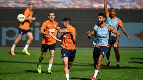 德国备战：流浪者欧联杯背水一战 训练场直击