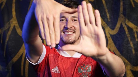 欧洲杯倒计时：战斗民族亮剑莫斯科，俄罗斯队官方写真尽显铁血豪情