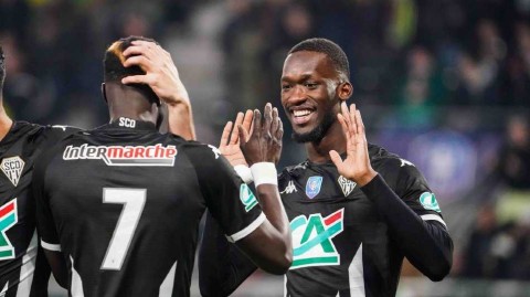 法国杯惊心动魄之夜：昂热与南特激战雷蒙科帕球场