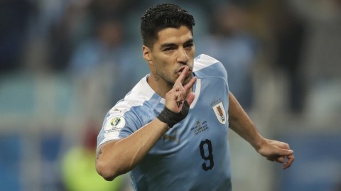 美洲杯惊魂夜：苏亚雷斯点射救主，日本青春风暴憾平乌拉圭