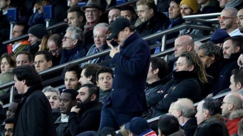 巴黎王子公园球场见证甜蜜 小李子与卡米拉演绎忘年之恋