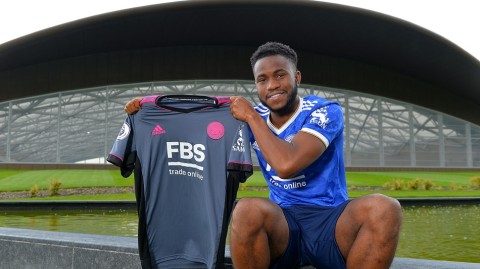 蓝狐边锋的租借之旅：阿德莫拉·卢克曼加盟莱斯特城纪实