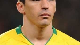 桑巴铁卫的荣耀征途：卢西奥四十二载生日颂