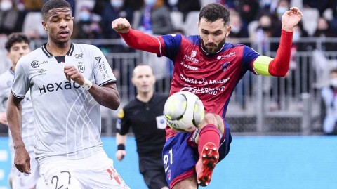 法甲赛场的冰封之夜：克莱蒙与兰斯的零和博弈