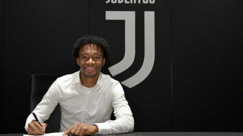 哥伦比亚飞翼的斑马岁月：夸德拉多与尤文的冠军之约