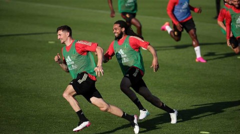 欧洲红魔罗马尼亚集结 镜头下的备战瞬间与友谊赛风云