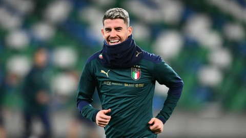 蓝衣军团寒训备战，若日尼奥裹巾成冬日风景