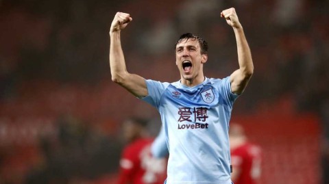 梦剧场五十八载最暗长夜，曼联零比二惜败伯恩利