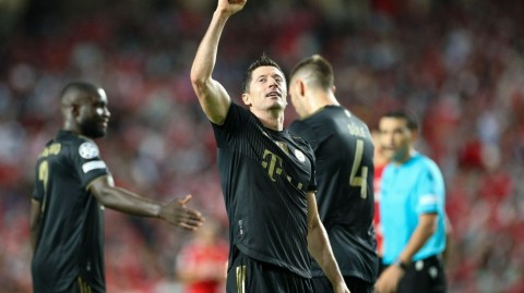 莱万多夫斯基：在破纪录的道路上，他让“世一锋”的名号实至名归