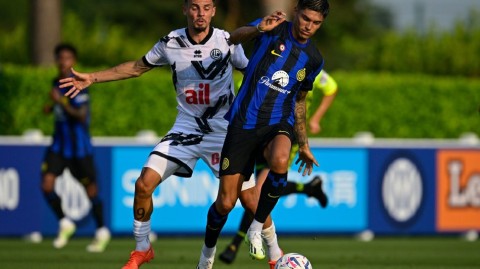 蓝黑军团友谊赛展锋芒 三球完胜卢加诺开启新程