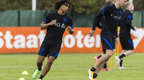 橙衣军团阿尔加夫最后冲刺 镜头下的荷兰队欧洲杯备战日记