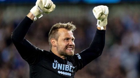 比利时门神续写蓝黑情缘 智慧与忠诚铸就布鲁日传奇