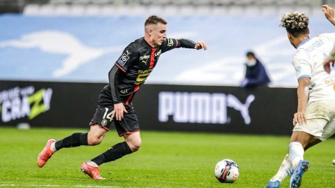 法甲韦洛德罗姆球场雨夜激战 马赛绝杀雷恩拿下关键补赛