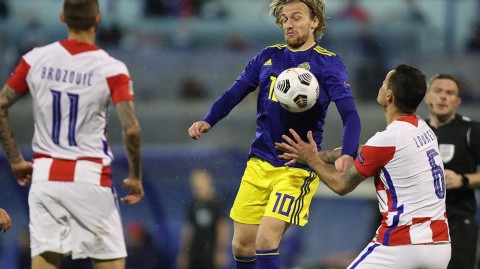 萨格勒布雨夜救赎：克罗地亚2比1力克瑞典，世界杯亚军终迎欧国联首胜