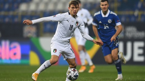 蓝衣军团兵不血刃，客场完胜波黑昂首晋级四强