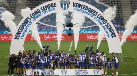 巨龙球场之夜：波尔图完胜葡萄牙体育，豪夺队史第廿九座葡超桂冠