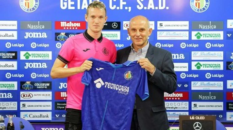 捷克新星登陆佩雷斯球场 扬克托亮相赫塔费