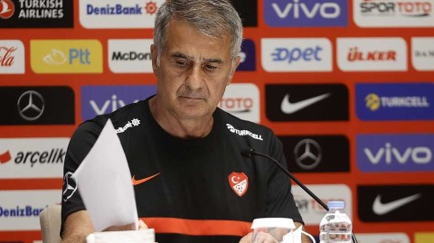 星月军团磨剑待征途 镜头定格土耳其队欧洲杯前最后一刻