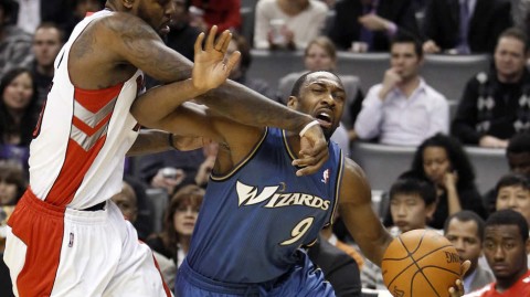 回溯经典：回顾十载前奇才猛龙激战与飞人暴扣名场面