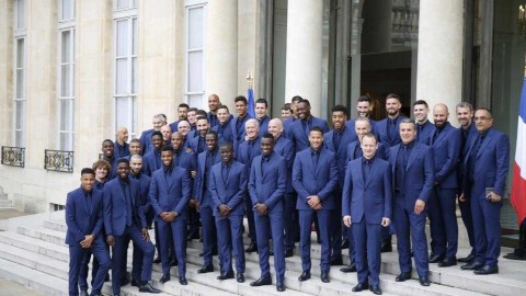 法兰西荣耀之夜：二零一八年世界杯冠军军团荣膺最高荣誉勋章