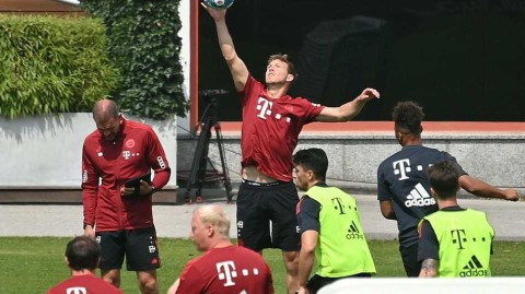 少帅挂帅亲上阵 拜仁慕尼黑客制新赛季激情启航