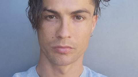 葡萄牙总裁梦回十七岁，新发型获粉丝百万点赞