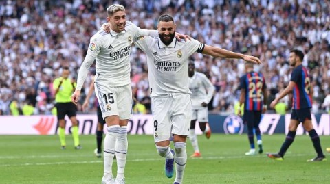 国家德比烽烟再起：银河战舰力克巴萨登顶西甲