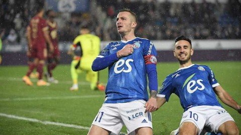 梅诺球场的进球狂欢：斯特拉斯堡火力全开，五球痛击波尔多