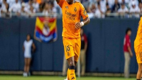 英超争冠天平改写——哈兰德5分钟闪电绝杀，曼城11天逆转9分登顶积分榜