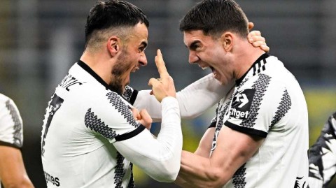 意大利国家德比蓝黑军团主场告负 斑马军团客场一球制胜